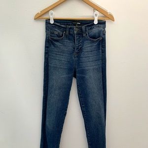 Blue Cropped Jeans from FashionNova - size 3/26